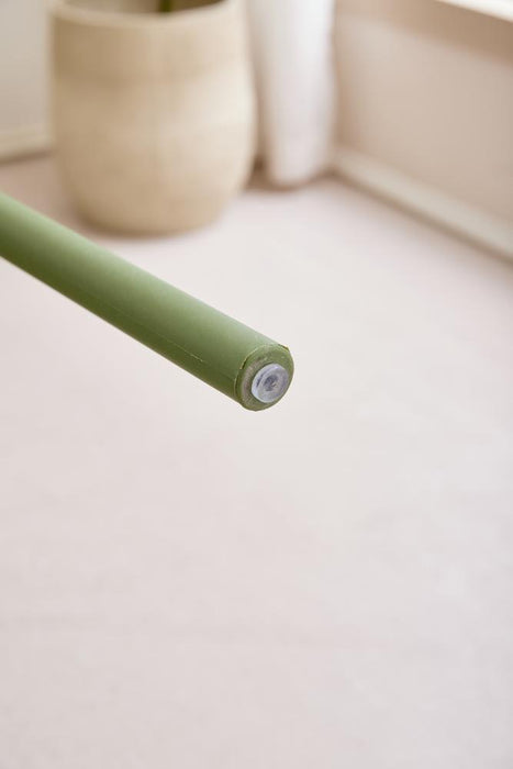 Silla Madrid con Brazos, Color Verde Olivo, Con espaldar y diseño Moderno