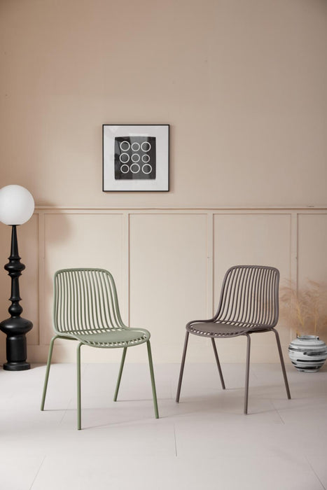 Silla Barcelona, Color Taupe, Con espaldar en lineas diseño moderno