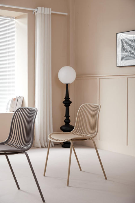 Silla Barcelona, Color Taupe, Con espaldar en lineas diseño moderno