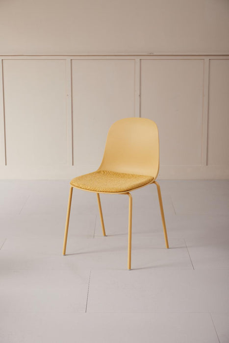 Silla con Cojín Aiara, Color Amarillo, Diseño Moderno