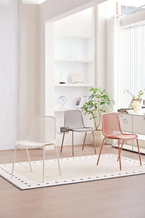 Silla Barcelona, Color Blanco, Con espaldar en lineas diseño moderno