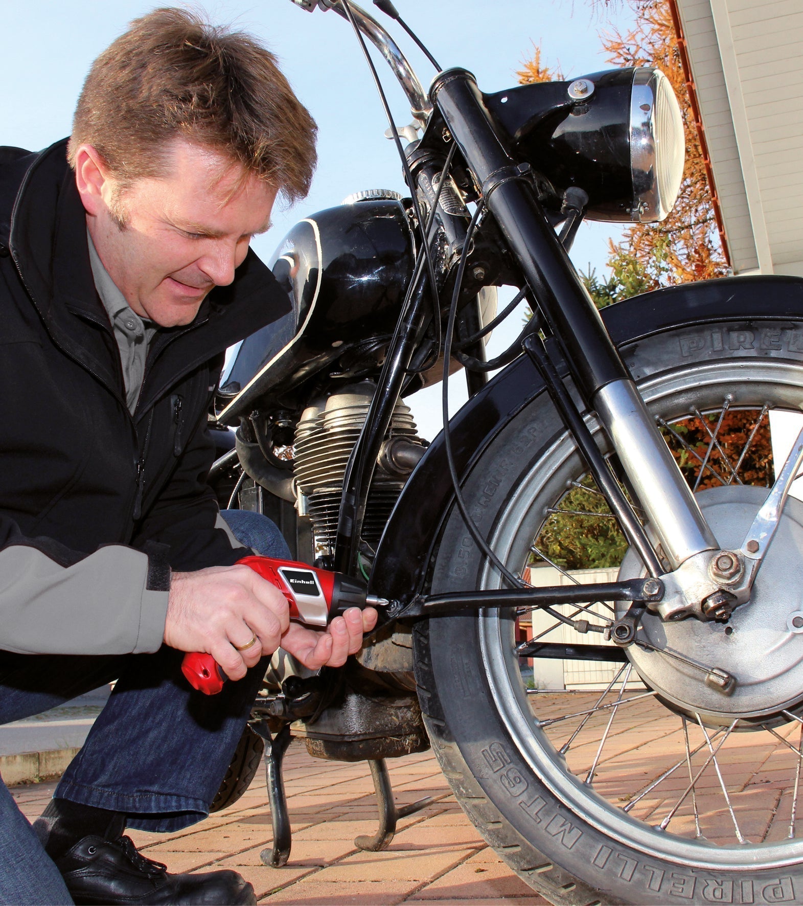 Lijadora de 1/3 150 Watts + Atornillador  Inalámbrico  1/4