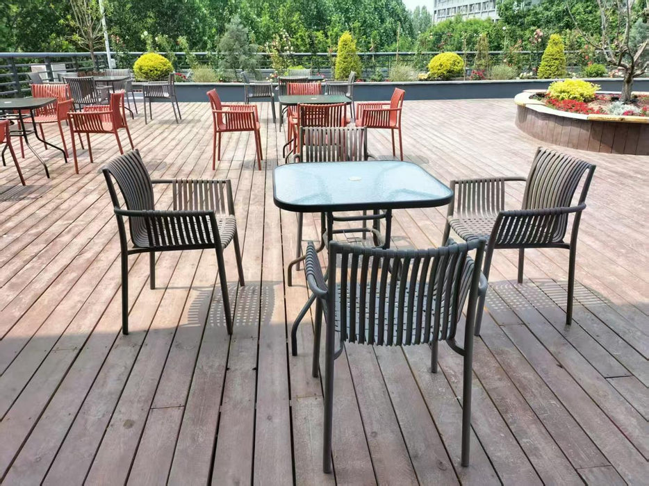 Silla Madrid con Brazos, Color Taupe, Con espaldar y diseño Moderno