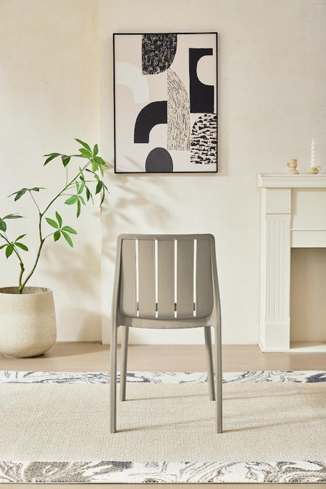 Silla Alice, Taupe, Con espaldar y diseño minimalista