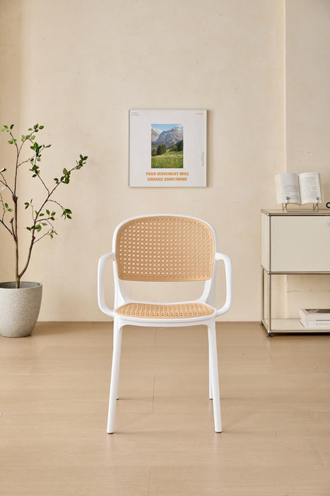 Silla con Brazos Nest, Color Blanco y Beige, Con espaldar y asiento en rejilla