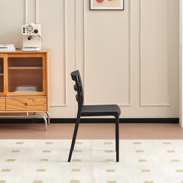 Silla New York, Negro, Con espaldar en líneas y diseño minimalista