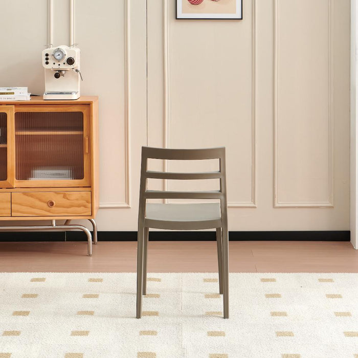 Silla New York, Taupe, Con espaldar en líneas y diseño minimalista