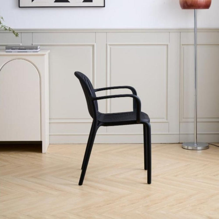 Silla Marruecos con Brazos, Negro, con Espaldar en Rayas y Diseño Minimalista