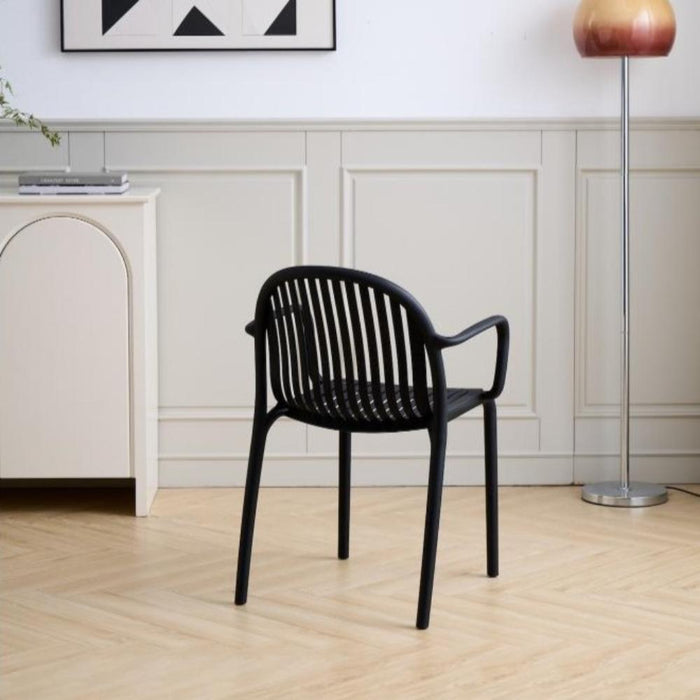 Silla Marruecos con Brazos, Negro, con Espaldar en Rayas y Diseño Minimalista