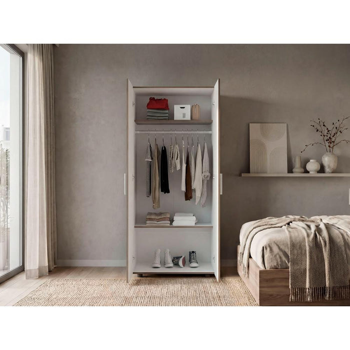 Closet Carlota, Avellana y Blanco, con Un Tubo Cromado y Tres Entrepaños