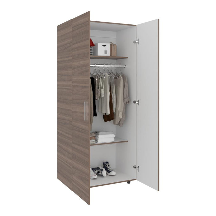 Closet Carlota, Avellana y Blanco, con Un Tubo Cromado y Tres Entrepaños