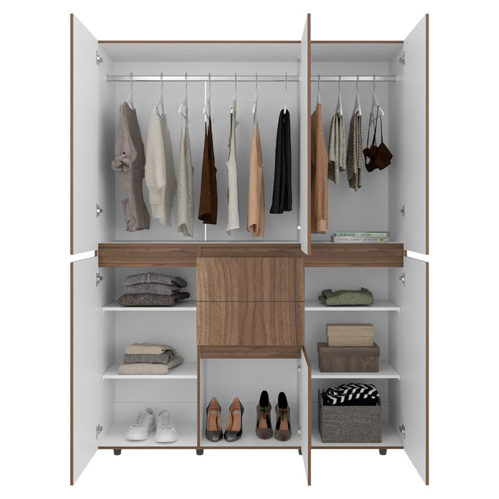 Closet Bea, Gales y Blanco Duqueza