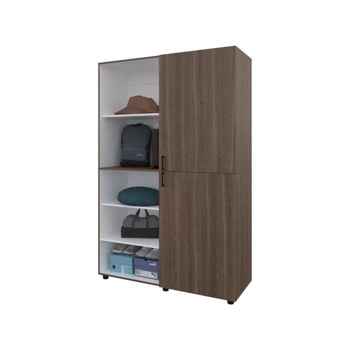 Closet Econo, Milan y Blanco Duqueza, Pequeño con amplios espacios para guardar ropa