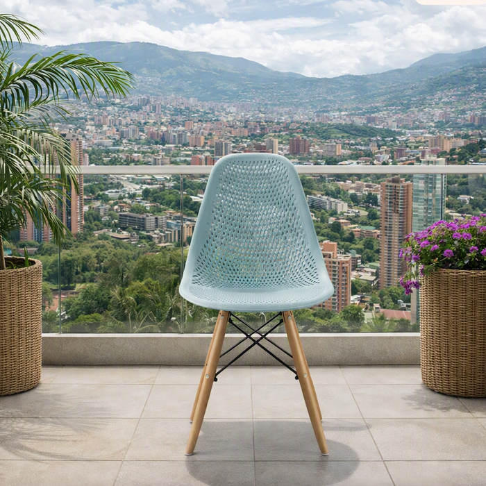 Silla Aira, Color Azul Claro, con Espaldar y Patas en Madera
