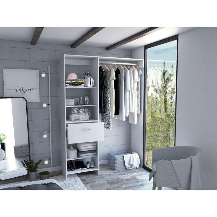 Closet Delhi 150, Blanco Nevado,Con Tres Entrepaños y Un Tubo Para Colgar Ropa