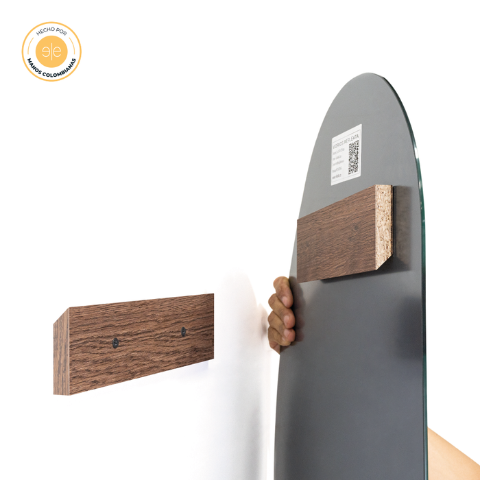 Espejo Circular Dallas, con Diseño en Sandblasting