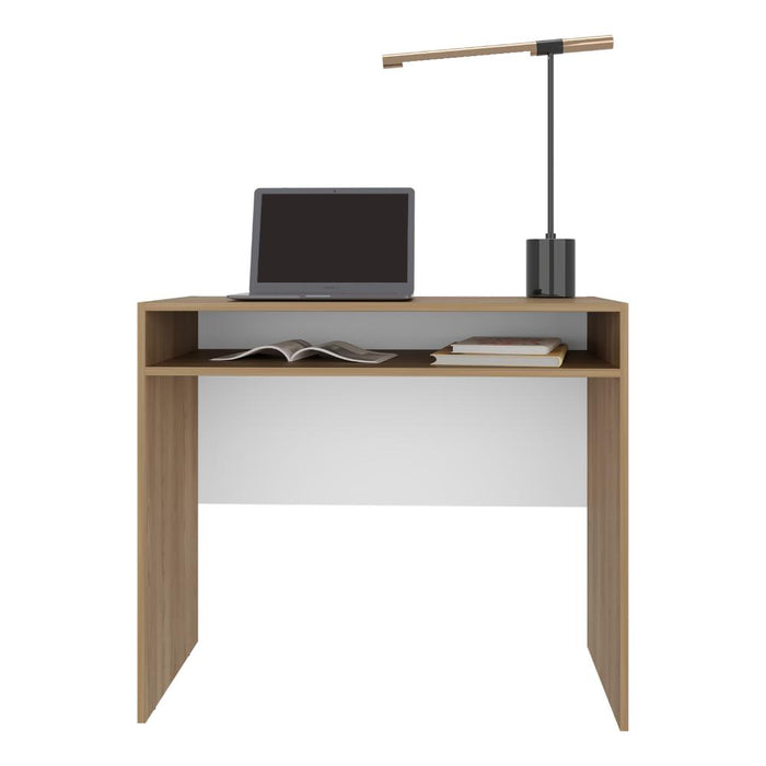 Escritorio Estelar,  Fresno Europeo , Cuenta con un entrepaño ideal para ubicar objetos decorativos
