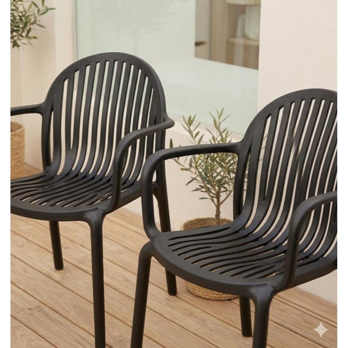 Silla Marruecos con Brazos, Negro, con Espaldar en Rayas y Diseño Minimalista