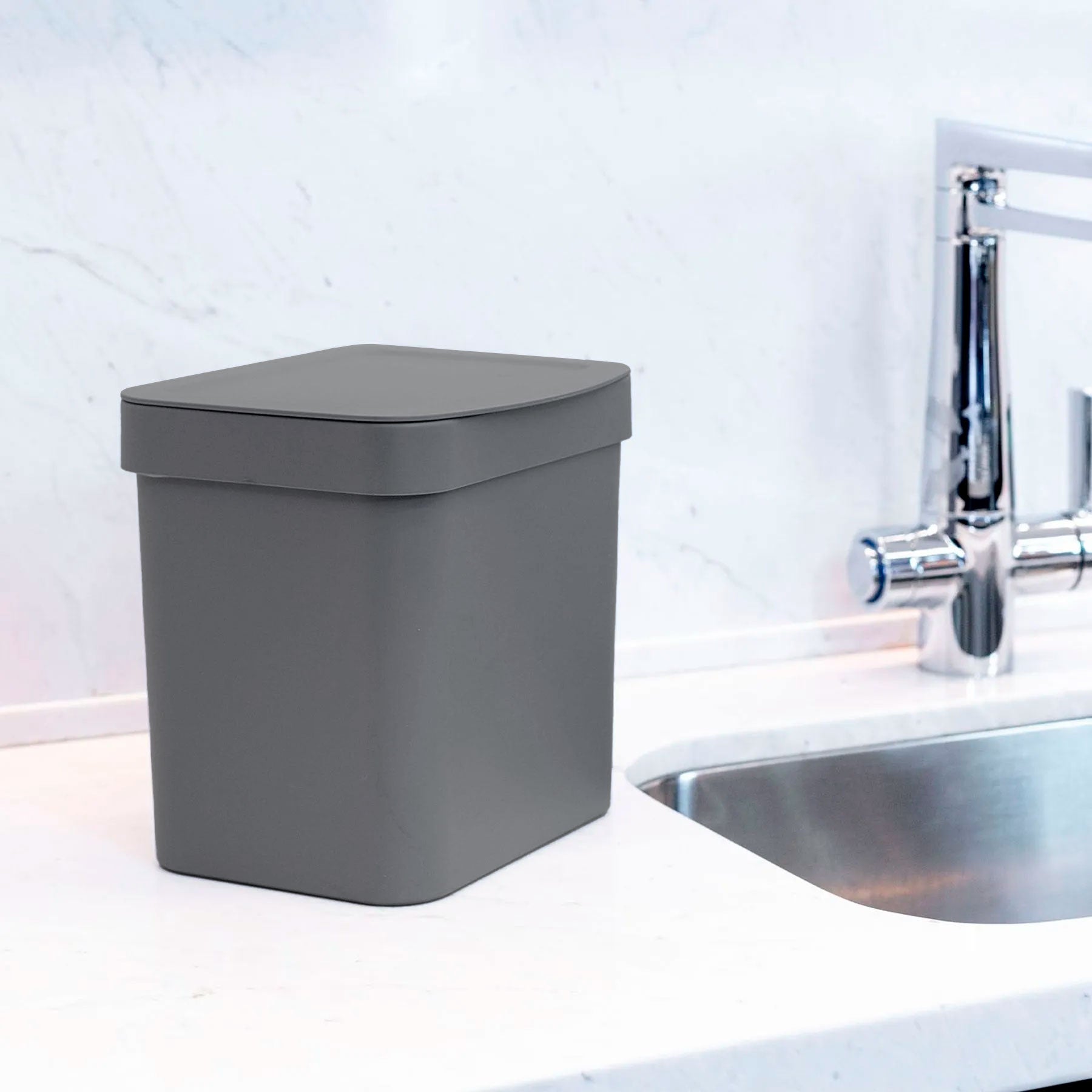 Basurero trium 4.7 litros color plomo
