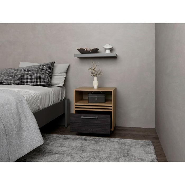 Mesa de Noche Vanez, Fresno Europeo y Wengue, con rodachinas