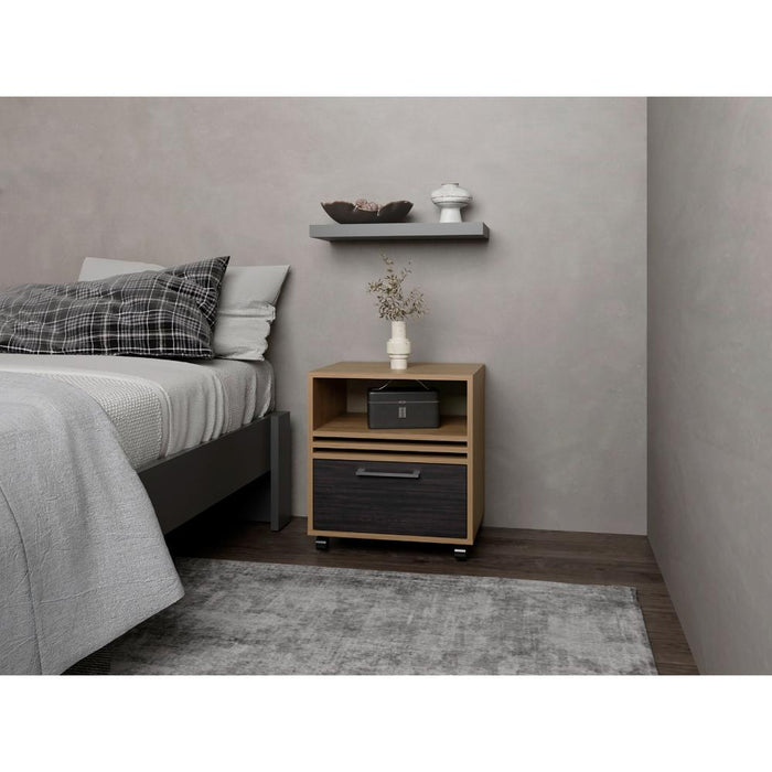 Mesa de Noche Vanez, Fresno Europeo y Wengue, con rodachinas