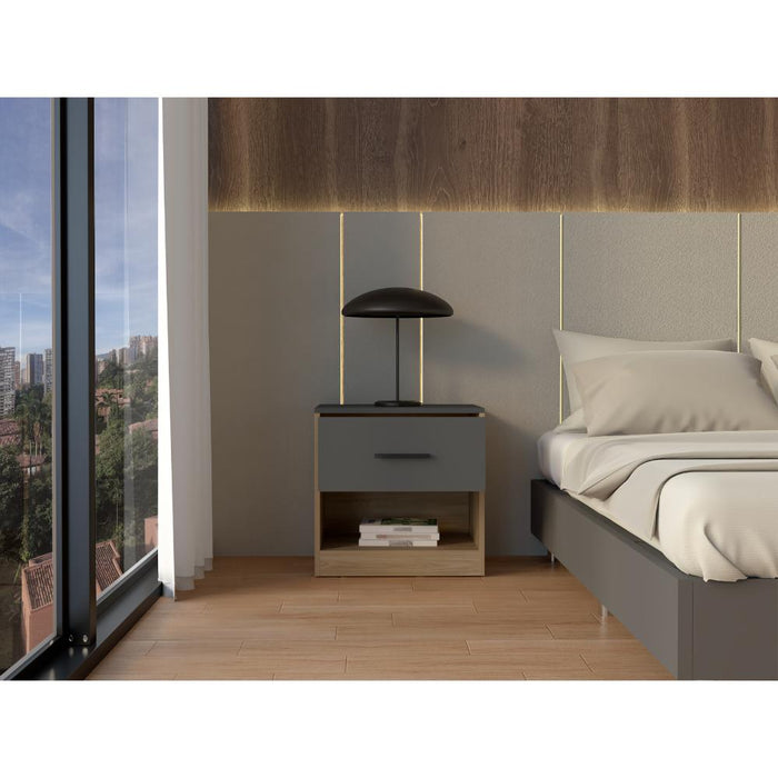 Mesa de Noche Giroa, Plata Oscuro y Fresno Europeo, con espacio para colocar objetos decorativos