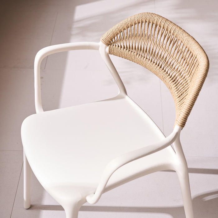 Silla con Brazos Bombay, Taupe Claro y Beige, con Espaldar en Cuerdas y Diseño Moderno