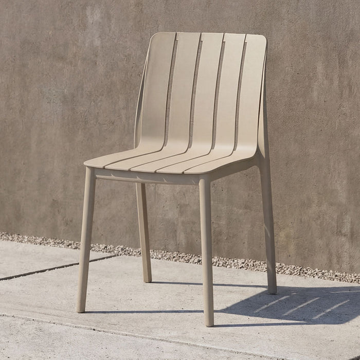 Silla Alice, Taupe, Con espaldar y diseño minimalista
