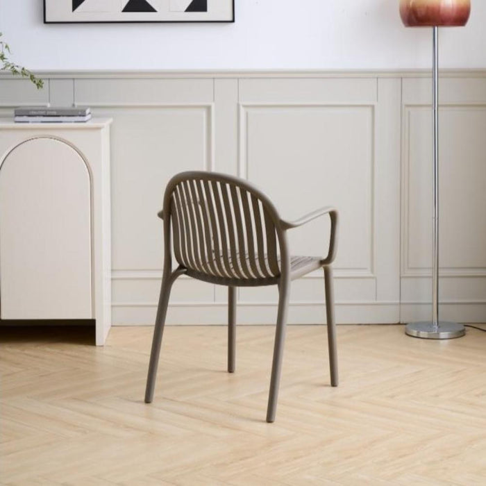 Silla Marruecos con Brazos, Taupe, con Espaldar en Rayas y Diseño Minimalista