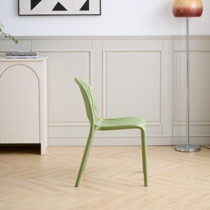 Silla Marruecos, Verde Olivo, con Espaldar en Rayas y Diseño Minimalista