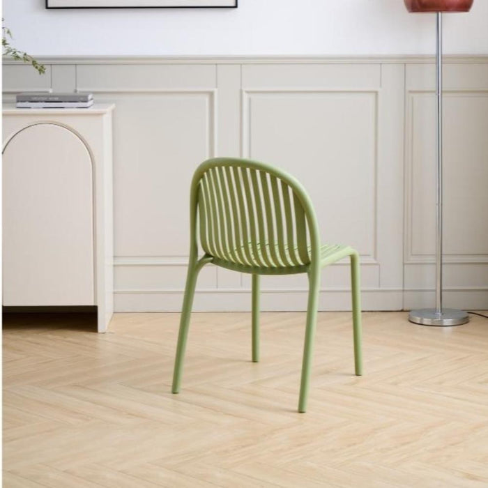 Silla Marruecos, Verde Olivo, con Espaldar en Rayas y Diseño Minimalista