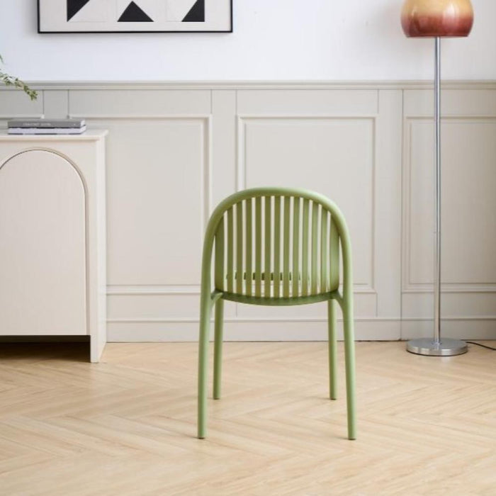 Silla Marruecos, Verde Olivo, con Espaldar en Rayas y Diseño Minimalista