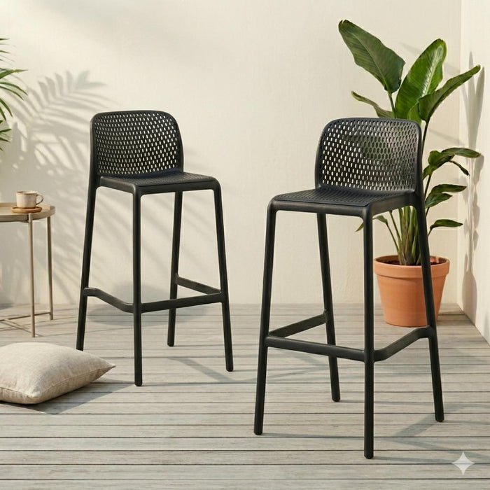 Silla para Bar Túnez, Color Negro, con Espaldar Redondeado y Transpirable