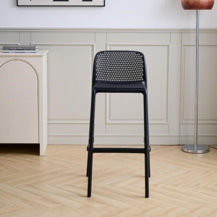 Silla para Bar Túnez, Color Negro, con Espaldar Redondeado y Transpirable