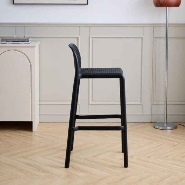Silla para Bar Túnez, Color Negro, con Espaldar Redondeado y Transpirable