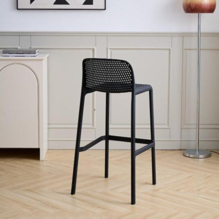 Silla para Bar Túnez, Color Negro, con Espaldar Redondeado y Transpirable