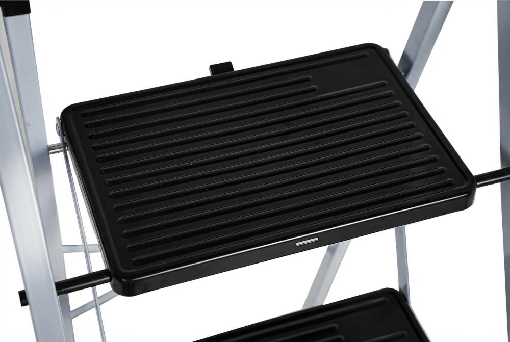 Escalera Tubular Natura, Negro, Plagable de 4 Niveles