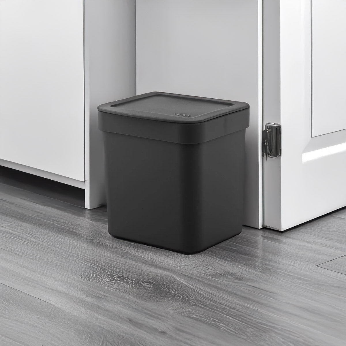 Basurero trium de 2,5 litros color negro