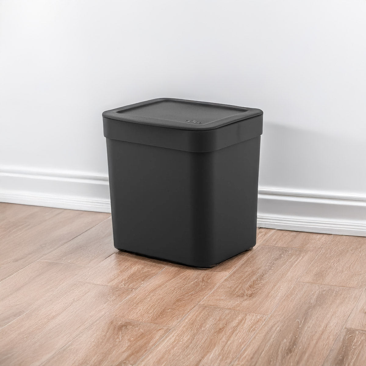 Basurero trium de 2,5 litros color negro