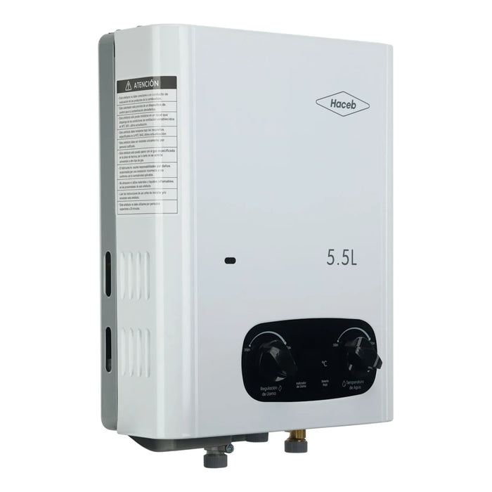 Calentador de agua color blanco con paso a gas natural capacidad de 5.5 Litros marca Haceb.