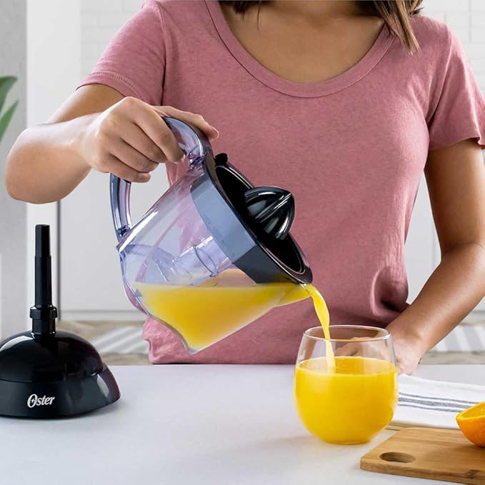 electrodomesticos-de-cocina-exprimidor-oster-fpstju407b-negro-ost018-mp-madecentro