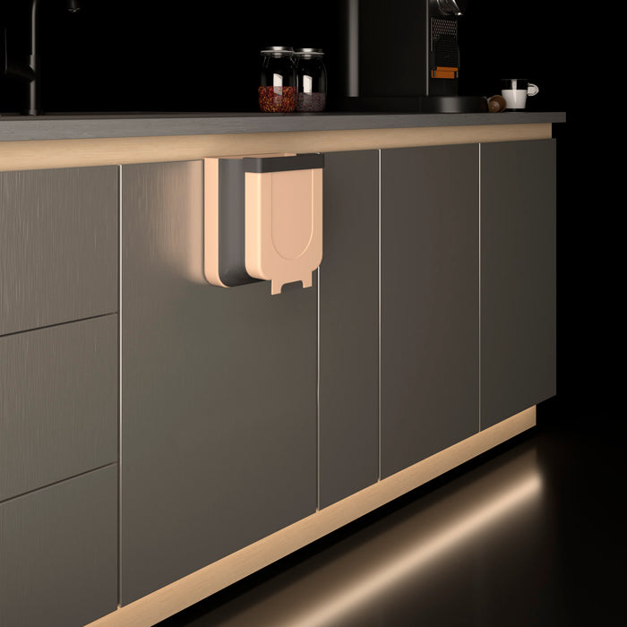 Basurera plástica de seis litros de capacidad para puerta