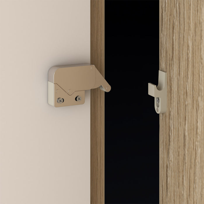 Dispositivo push to open con enganche uña