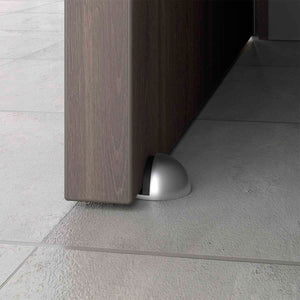 Tope para puerta media luna fijado al piso