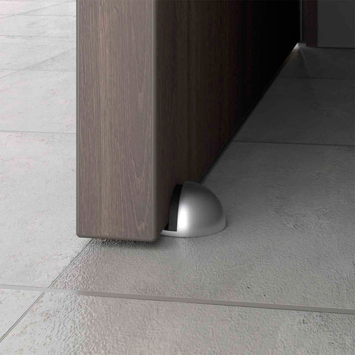 Tope para puerta media luna fijado al piso