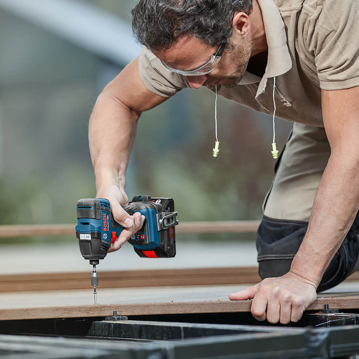 Combo Bosch Taladro GSB 185 LI con Llave de impacto GDR 18V 200 dos baterías y maletín