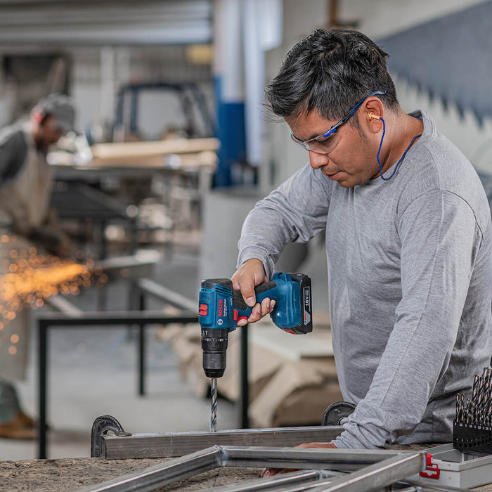 Combo Bosch Taladro GSB 185 LI con Llave de impacto GDR 18V 200 dos baterías y maletín