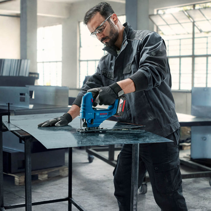 Sierra caladora inalámbrica GST 183-LI sin batería ni cargador, con hoja incluida