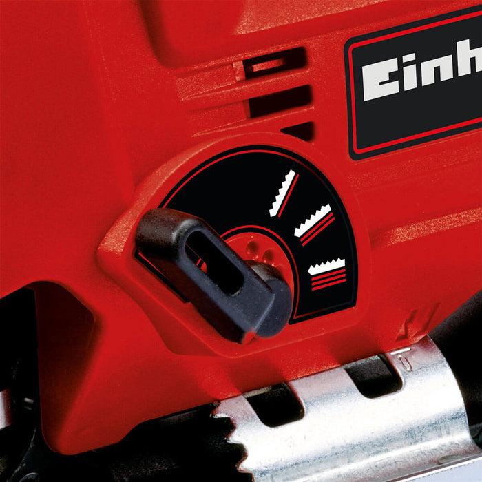 Sierra caladora  550  watts con regulador de velocidad marca Einhell