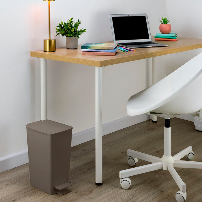 Basurero pedal slim 8 litros mocca marca Rimax